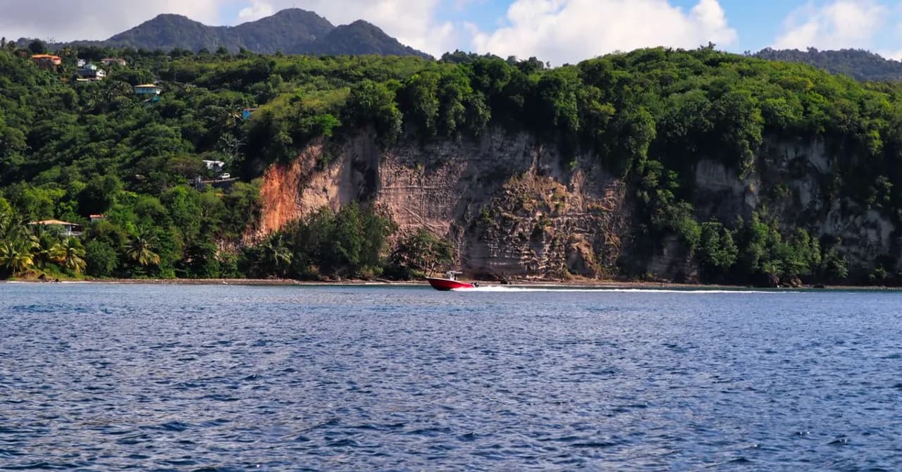 St. Vincent und die Grenadinen — Reise-eSIM-Tarife und lokale Datenabdeckung entdecken