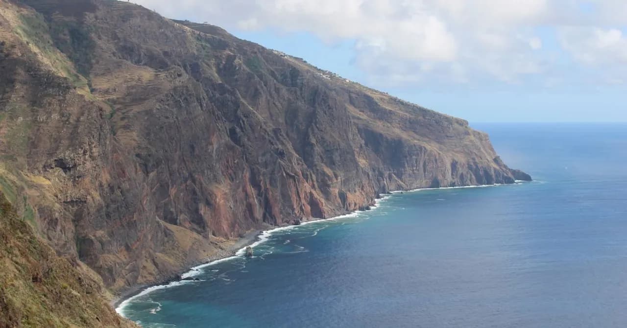 Réunion — browse travel eSIM plans and local data coverage