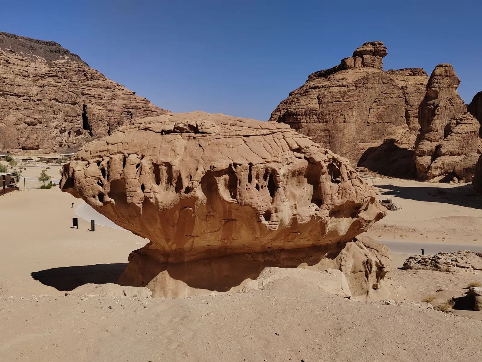 Best eSIM for Saudi Arabia: Umrah, Riyadh, AlUla — Middle East travel guide