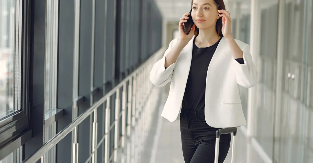 eSIM สำหรับธุรกิจคืออะไร ใช้งานกับทีมอย่างไร คู่มือท่องเที่ยว เคล็ดลับ