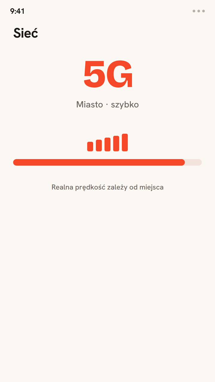 Animacja porównuje prędkość sieci na eSIM w podróży: w mieście pełne 5G i maksymalny zasięg, a na wsi stabilne 4G z niższym wskaźnikiem prędkości.