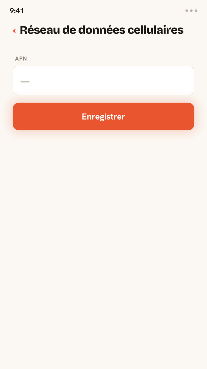 Animation pour configurer l'APN sur une eSIM de voyage : saisis la valeur de l'APN dans le champ, touche Enregistrer, et les barres de signal apparaissent à mesure que le téléphone se connecte.