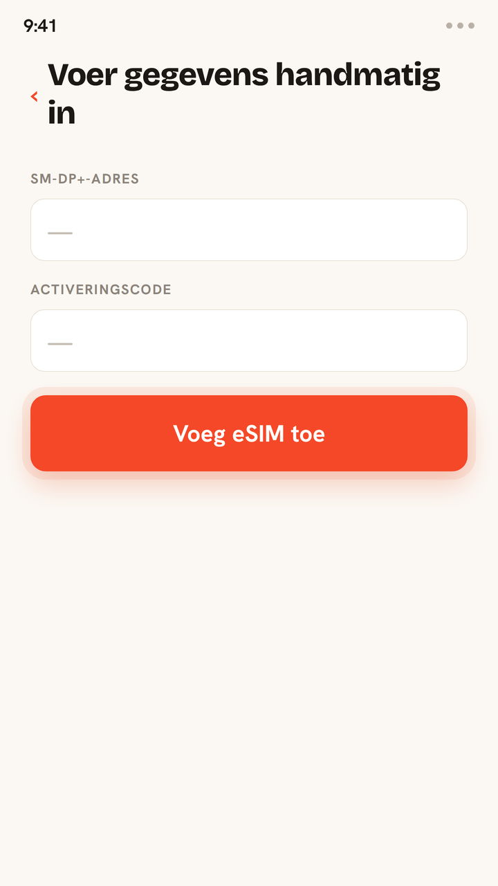 Animatie van het installeren van een Zwitchy eSIM zonder QR-code: typ het SM-DP+-adres en de activeringscode uit je Zwitchy-mail in de velden voor handmatige invoer, tik op eSIM toevoegen, en de eSIM wordt geïnstalleerd met een bevestiging.